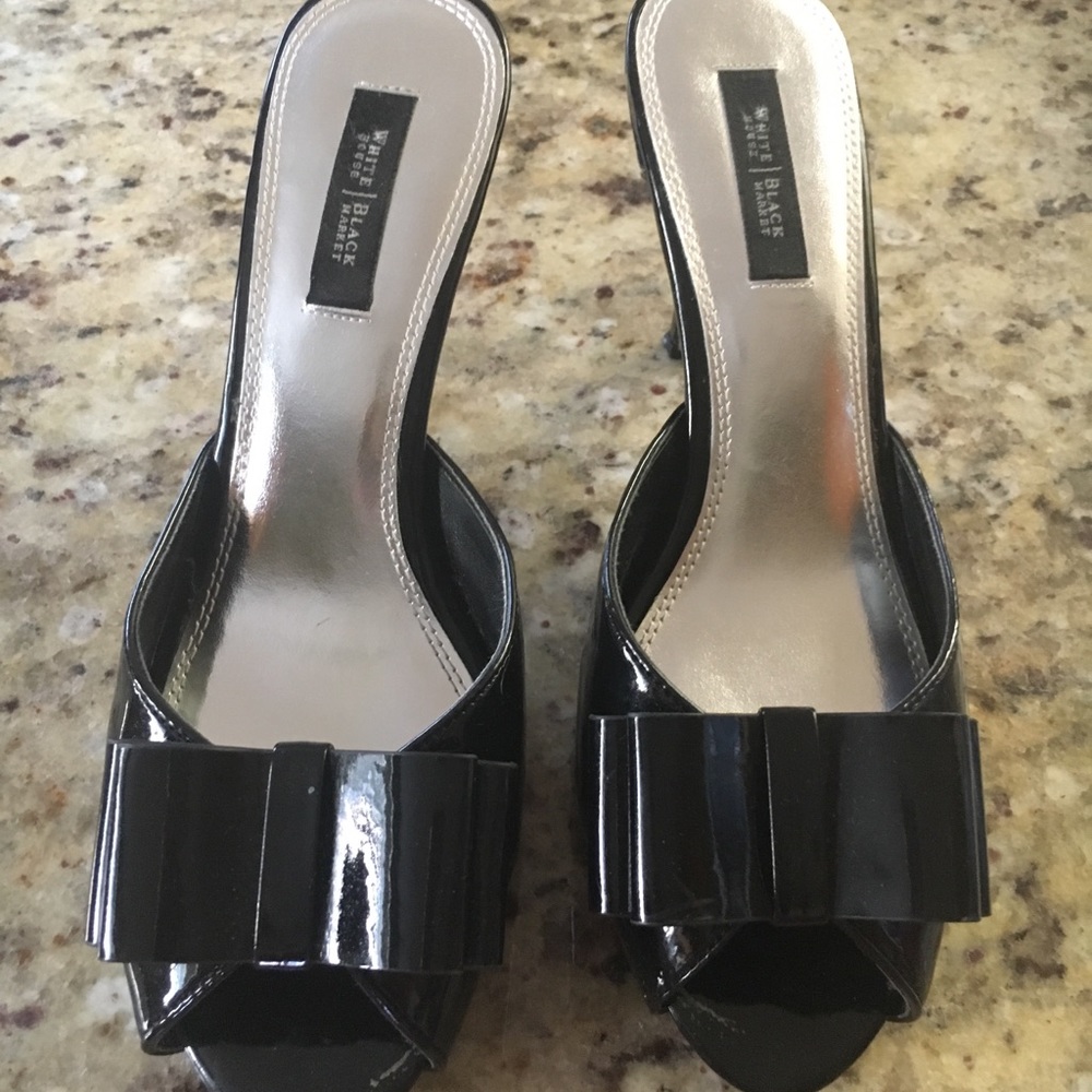 WHITE HOUSE BLACK MARKET Shoes 8.5 BLACK